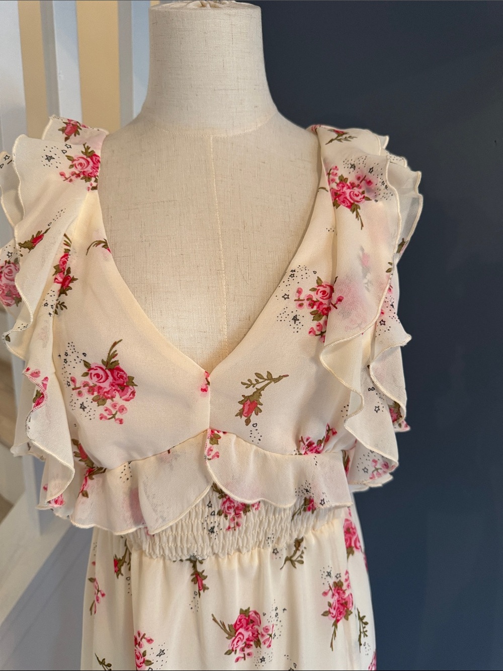 Coquette, Cottage Core style midi dress. Romantic Floral Fabric with Ruffles. S - Picture 2 of 6